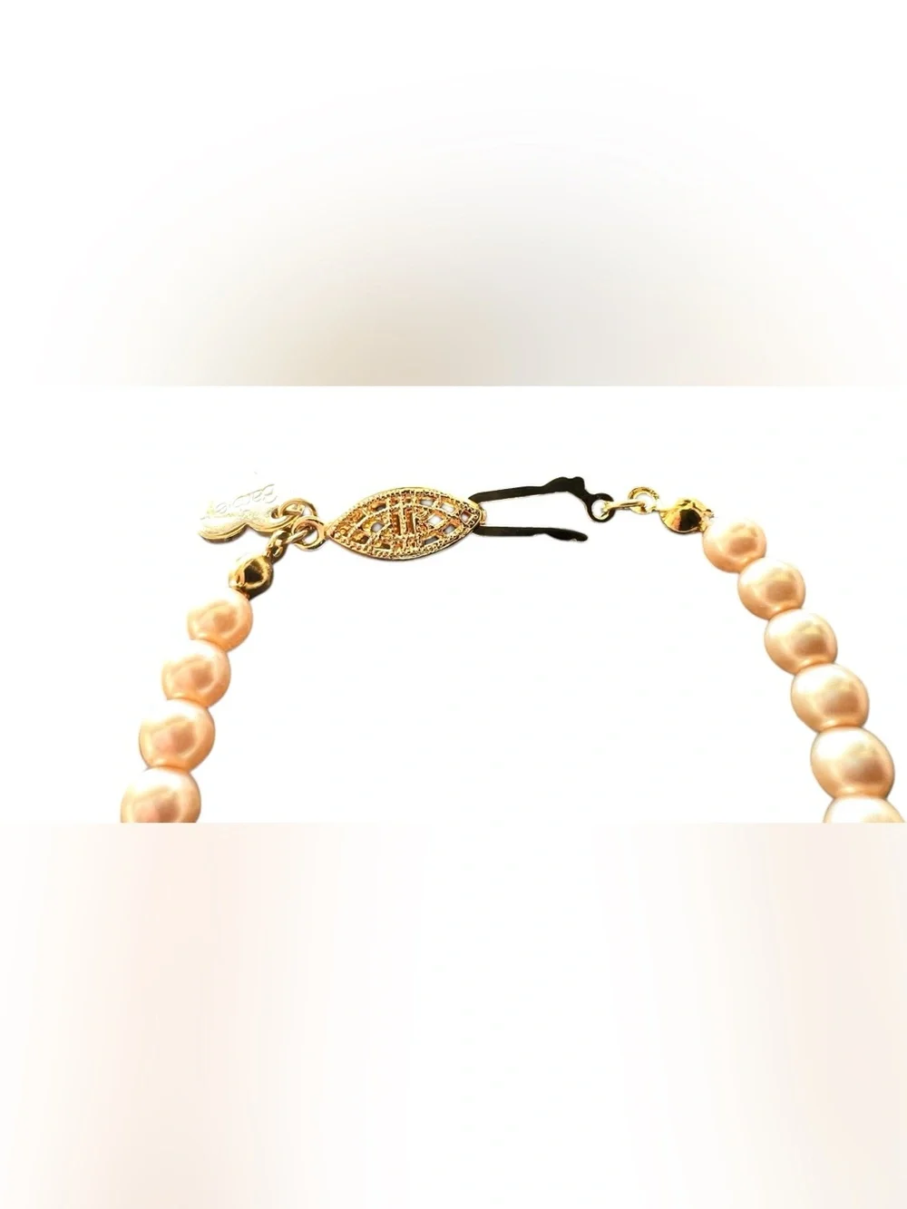 Avon Barbie Faux Pearl Youth Bracelet with Original Box & Pink Storage Bag
